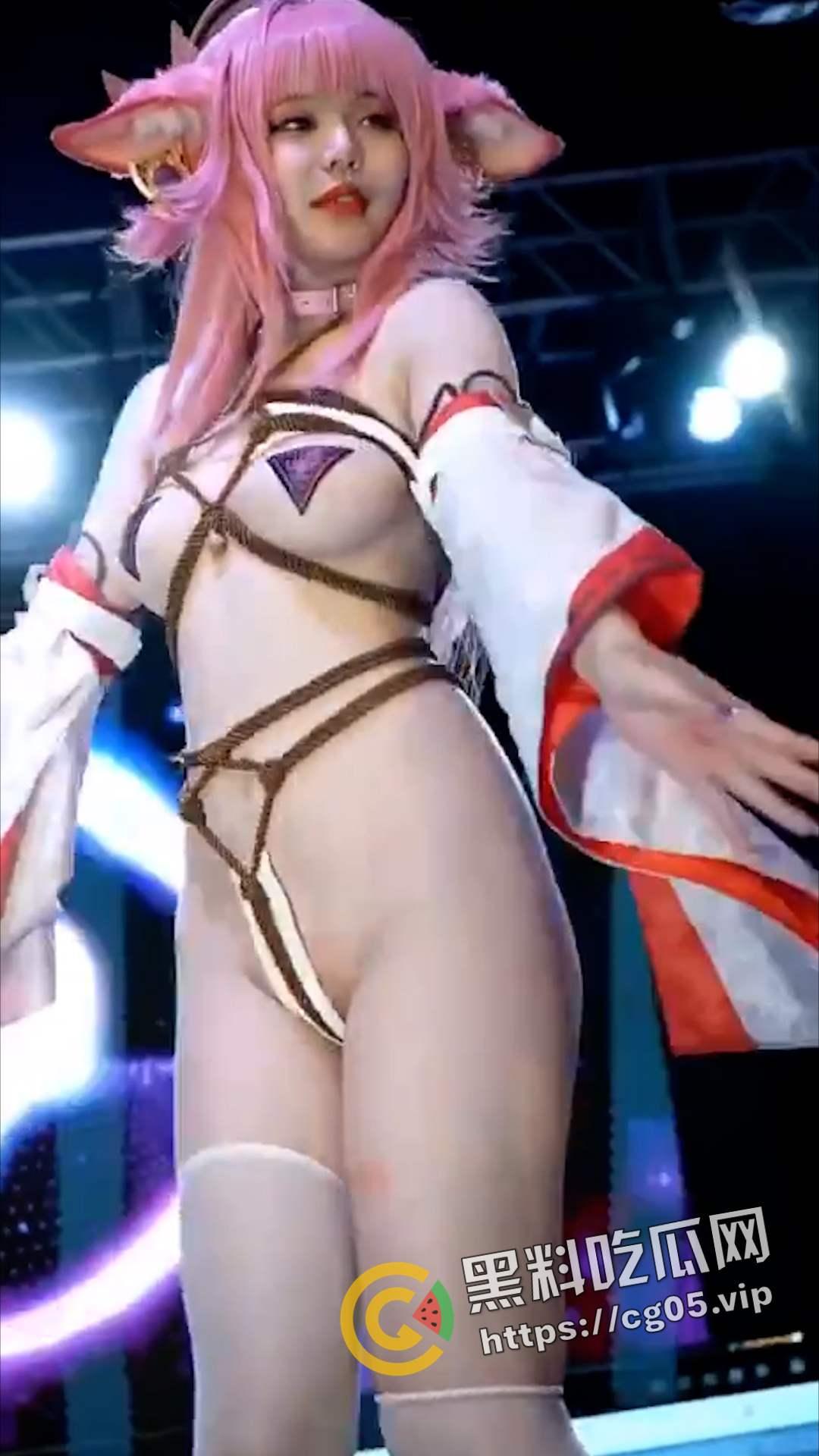 济南幻樱漫展投毒事件!多人在漫展收到免费赠送的零食中发现刀片 药丸等异物 附上相关报道以及漫展骚货视频-15