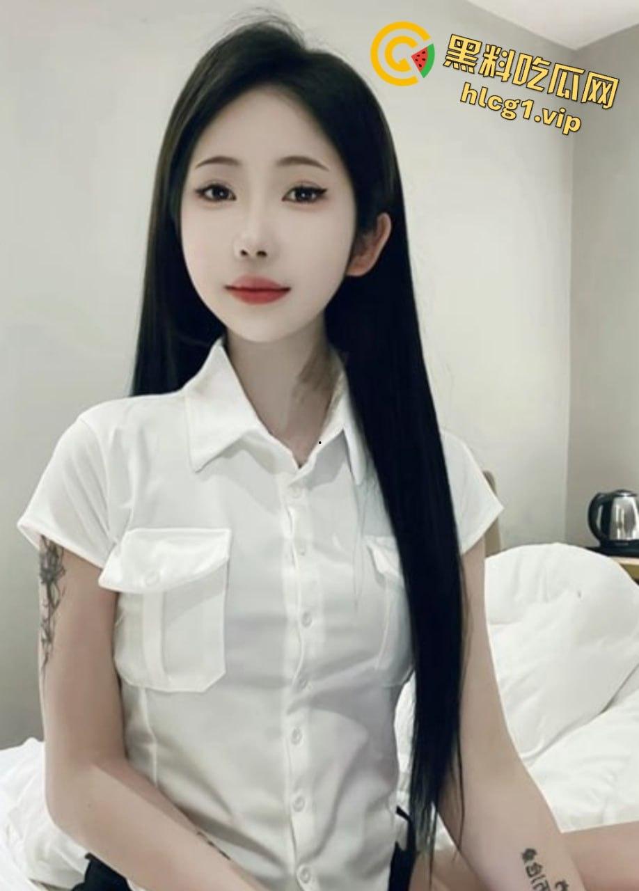 快手PK战惊现劲爆一幕！『万重山』力压『高冷小美』，惩罚环节竟然蕾丝内裤微露逼毛-7