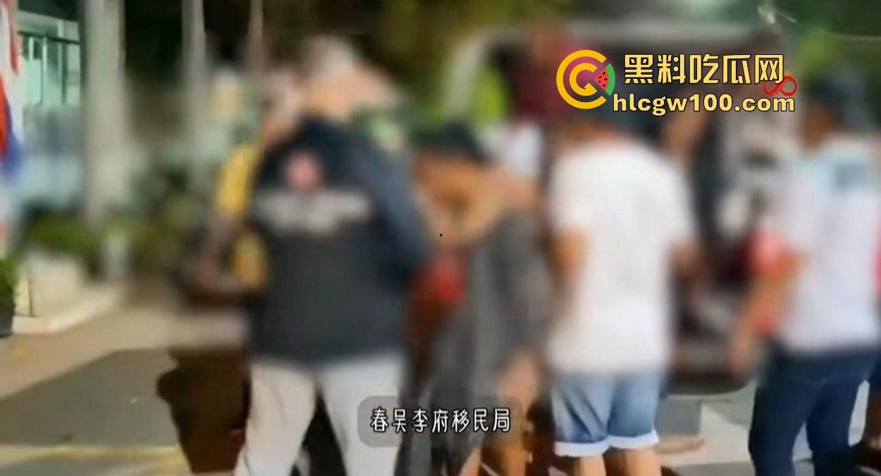 芭提雅警方突击行动，进口车遭盘查，大批外国女子椰树下被逮，泰国自由天堂的背后另有隐情？-6