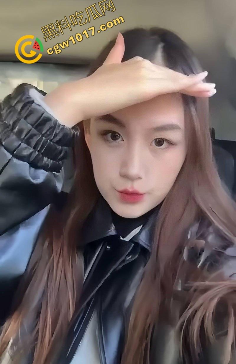 贵州美少女【冯梦瑾】约炮视频被曝：清纯外表掩藏骚浪本性，奶子乱颤，高潮迭起，肉体啪啪激荡，视觉与听觉双重爆炸！-1