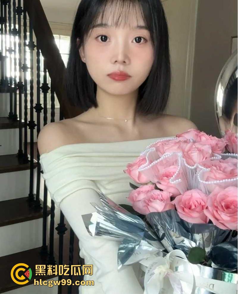 西安大学清纯反差学生妹【林莹】裸聊自慰视频被渣男曝光，全程露脸反差至极，很有撸点！-1