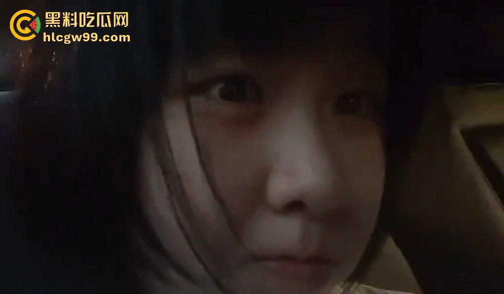 西安大学清纯反差学生妹【林莹】裸聊自慰视频被渣男曝光，全程露脸反差至极，很有撸点！-5