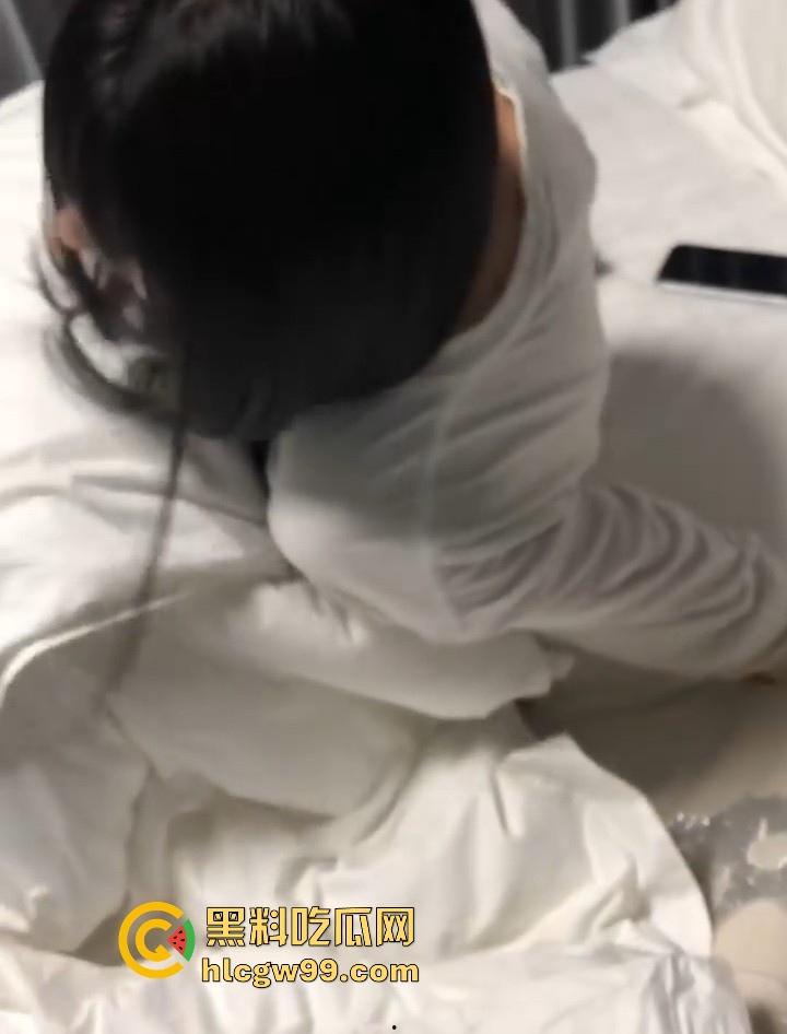 北京华东交大学极品大一萌妹【唐伊】约炮体育生被偷拍,跪舔足交画面刺激,很有撸点!-4