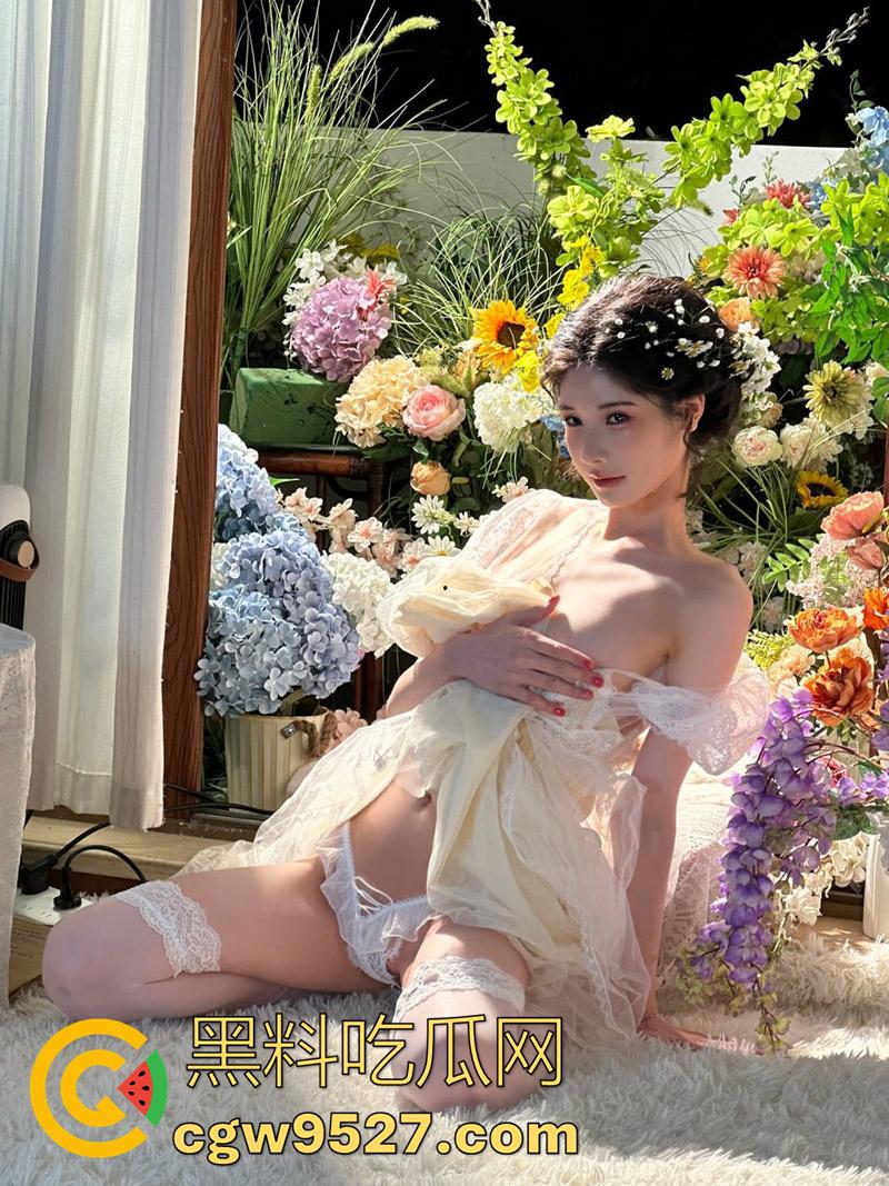 绝美颜值COS女神【橙子汪酱】，顶级身材的性感尤物，被摄影师疯狂揩油，私拍花絮视频流出！-3