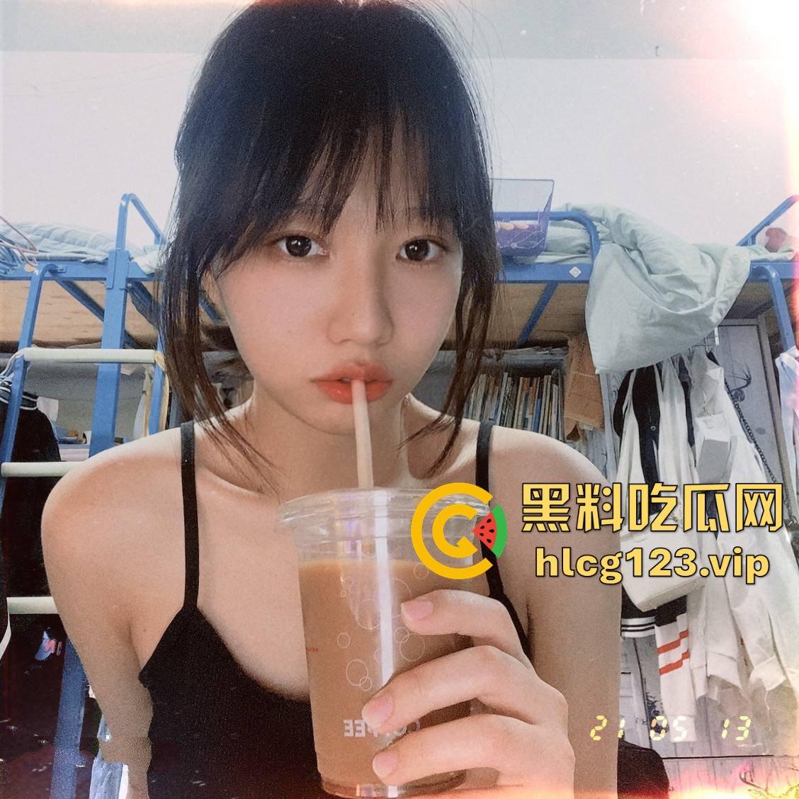 汕头大学约炮门！05年肉丝小学妹被体育生狂插，甜美叫声勾魂，男友干不动的被学长操翻！-4