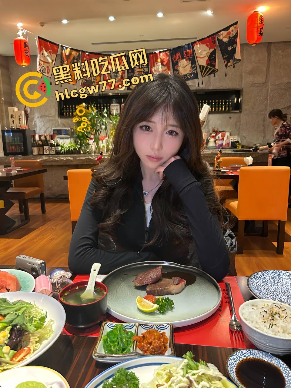 山东瓜友艳遇黑丝少妇，戴口罩遮不住骚气，实战无套爆操，身材太绝了！-4