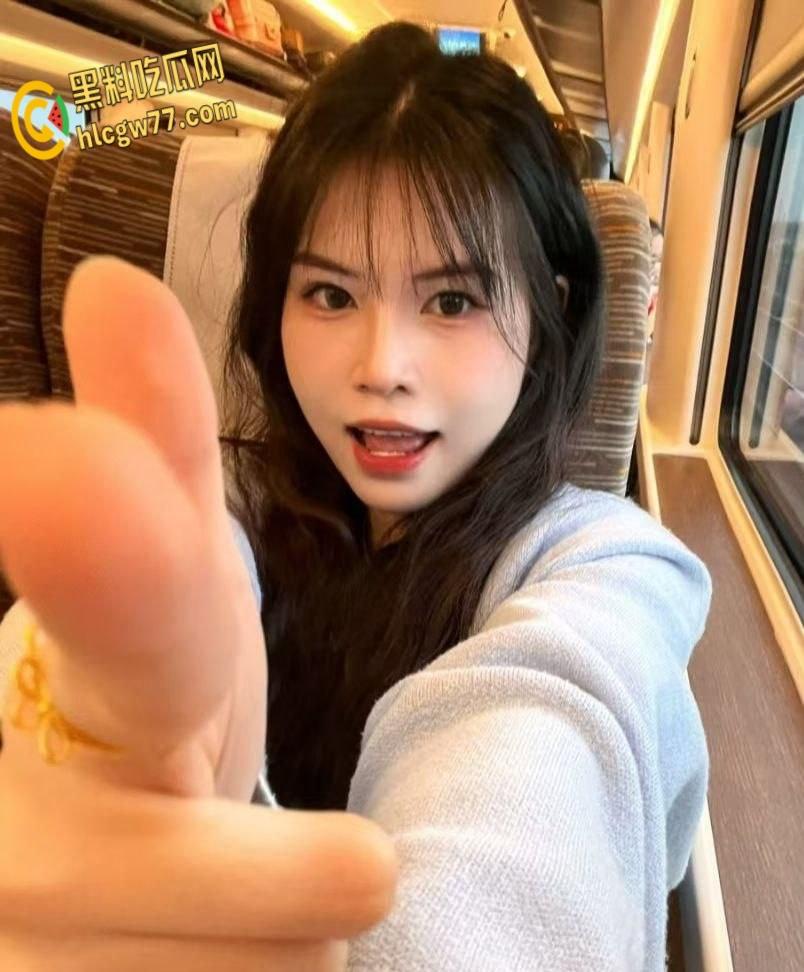 湖南农大研究生【张伊林】惊爆反差！清纯学姐变SM母狗，捆绑口球啪啪私拍泄露 !-2