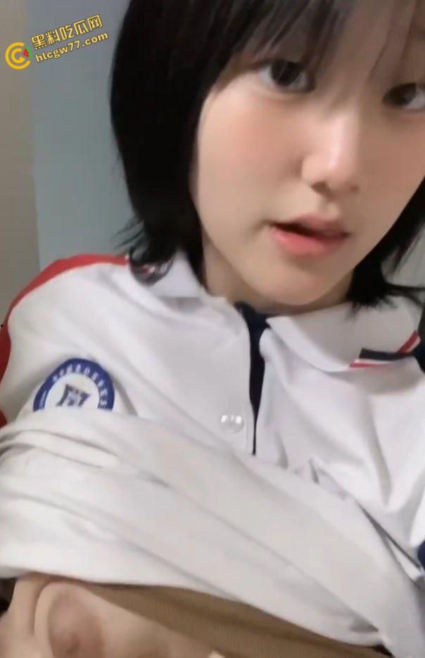 河北校花【王若玮】清纯校服藏大奶骚货!粉嫩骚逼尽显骚媚,清纯女神颜值唯美至极!-5