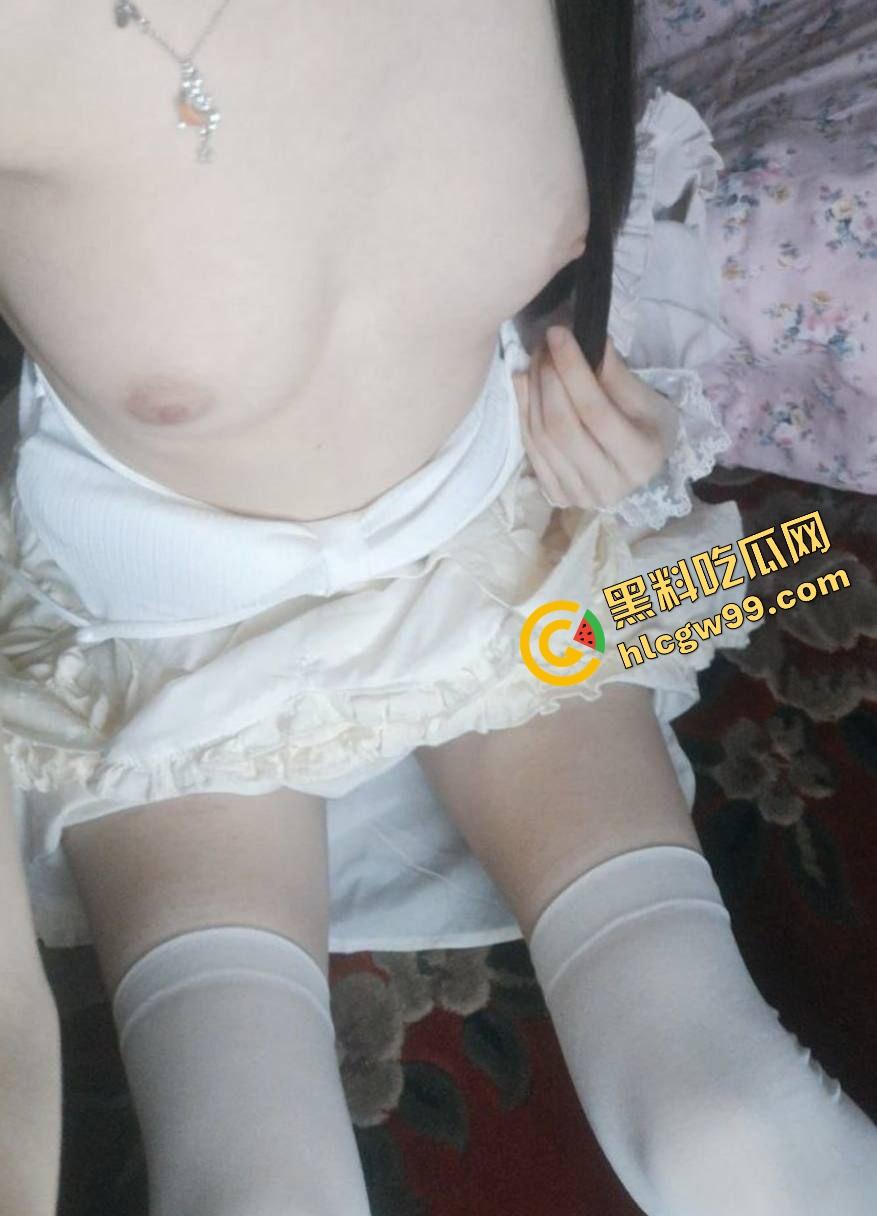 广西卫生学校双马尾清纯骚货『陈思颖』美奶娇躯全裸秀身材，私拍粉嫩小穴抠逼！独家曝光流出！-4