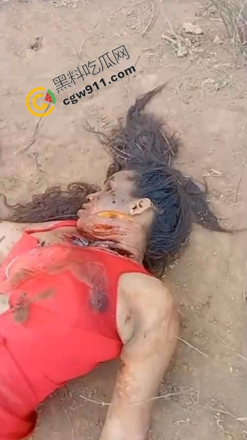 巴西路边血腥噩梦：北部湾州美女割喉弃尸，红衣浸血如修罗场，喉管撕裂，热血喷涌染红大地！-3