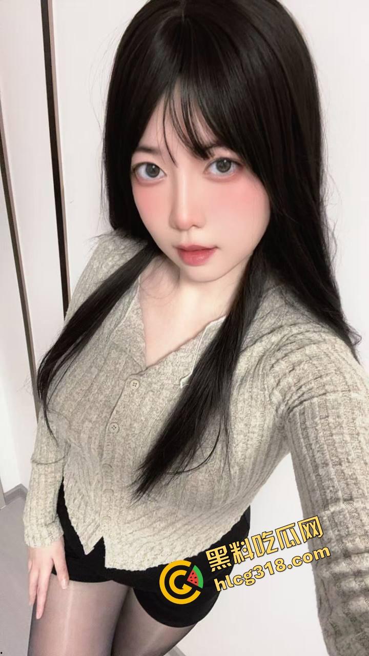 长沙体育学院『杨萌』大屁屁被猛操后入名场面，鸡巴被夹得噗噗响，猛撞十分钟精液全射屁沟里！-1