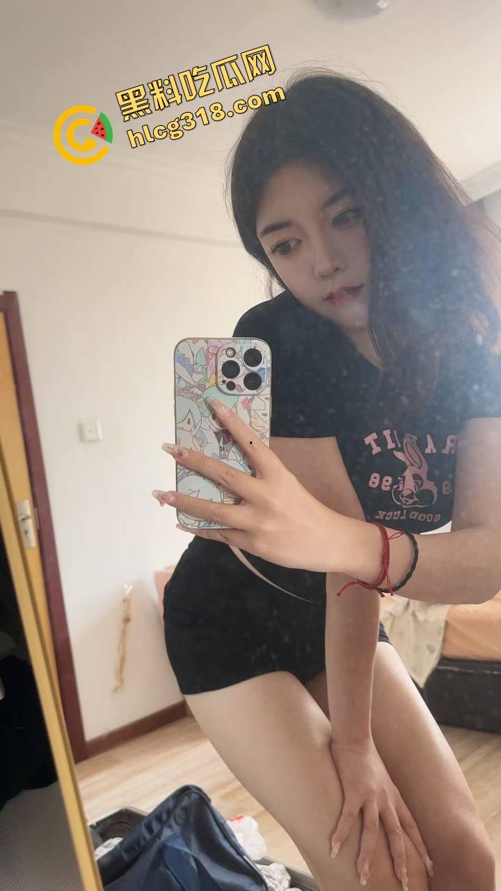 长沙体育学院『杨萌』大屁屁被猛操后入名场面，鸡巴被夹得噗噗响，猛撞十分钟精液全射屁沟里！-4