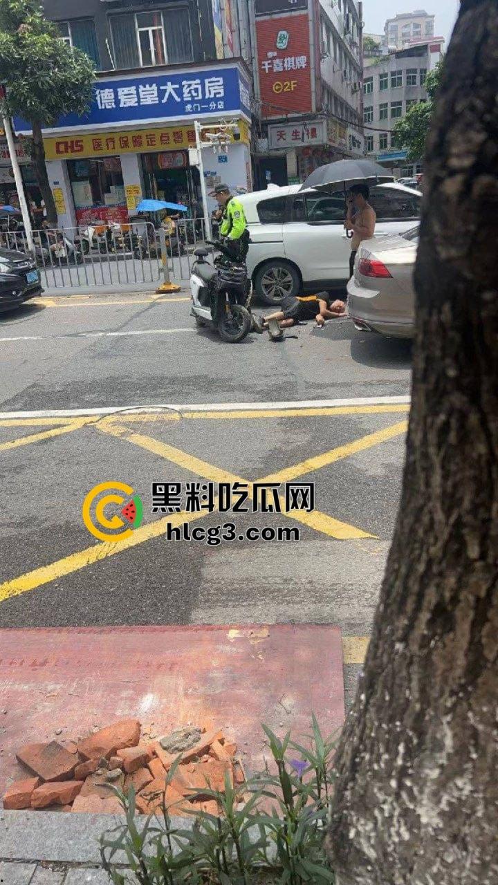 东莞虎门再现车祸！‘天道有轮回，苍天饶过谁‘女司机撞外卖小哥后不久，丈夫也在同地遭遇事故-7