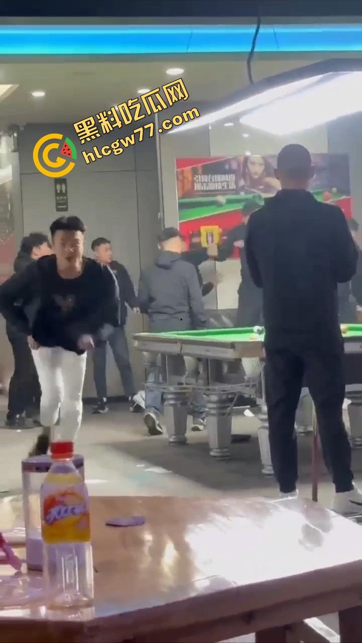 你别惹精神小伙，裤腰带一勒，砍山刀一抽，上来就给你一刀！你以为他是人？他是行走的社会炸弹！-3