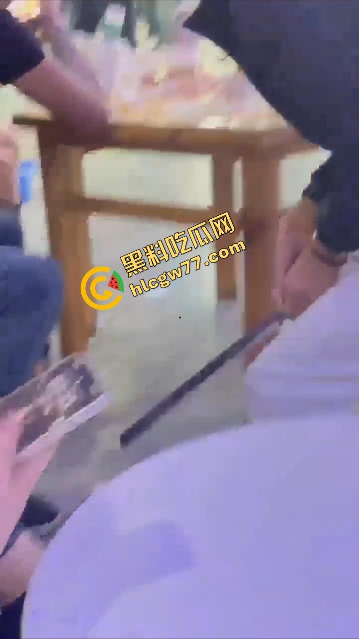 你别惹精神小伙，裤腰带一勒，砍山刀一抽，上来就给你一刀！你以为他是人？他是行走的社会炸弹！-4