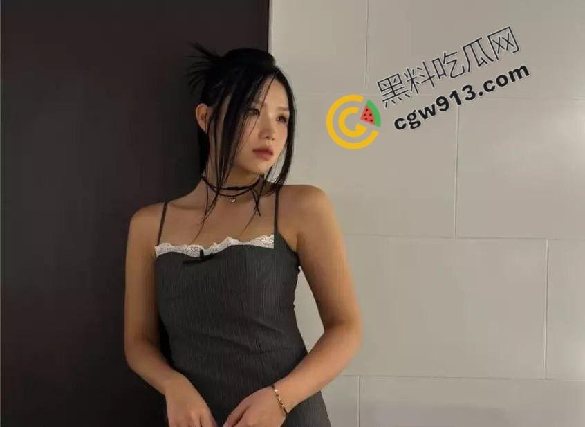 香港顶流巨星邓紫棋情海再掀波澜!现男友魏骏杰出轨女歌手林芊莹,两人偷情视频曝光引发全网热议-4