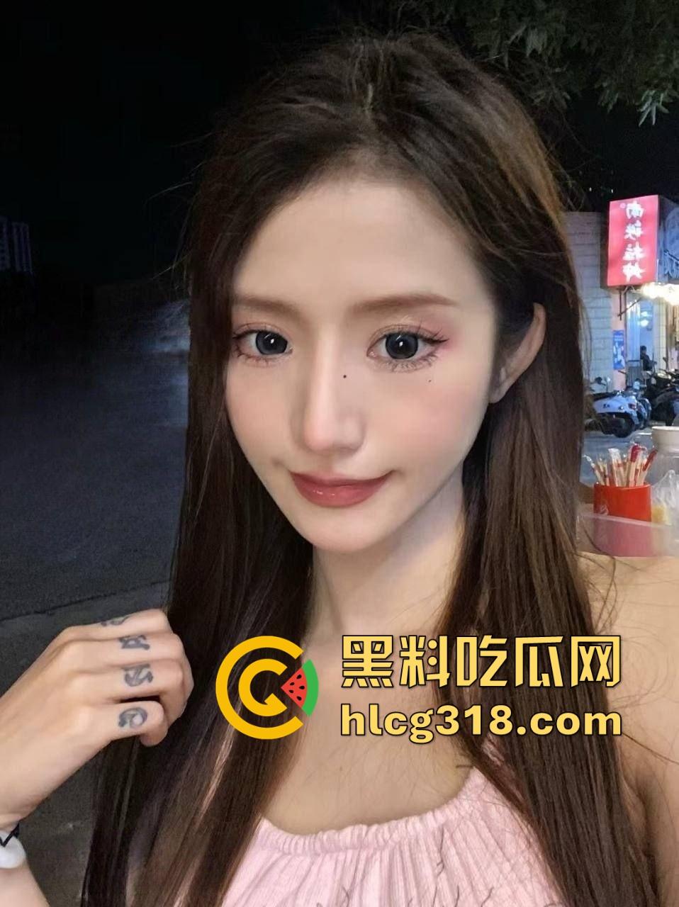 广州媚黑反差婊【何杰霞】沉迷黑人大屌，喜欢哈尼用嘴，鉴定又是巴西牛排一枚！-2