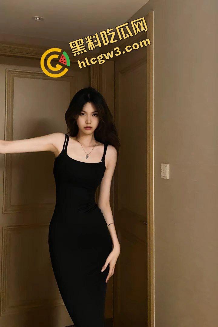 抖音气质反差骚鸡英国留学生【kel】镜前露奶展示玉体 酒店趴床暴力后入！独家曝光！-7