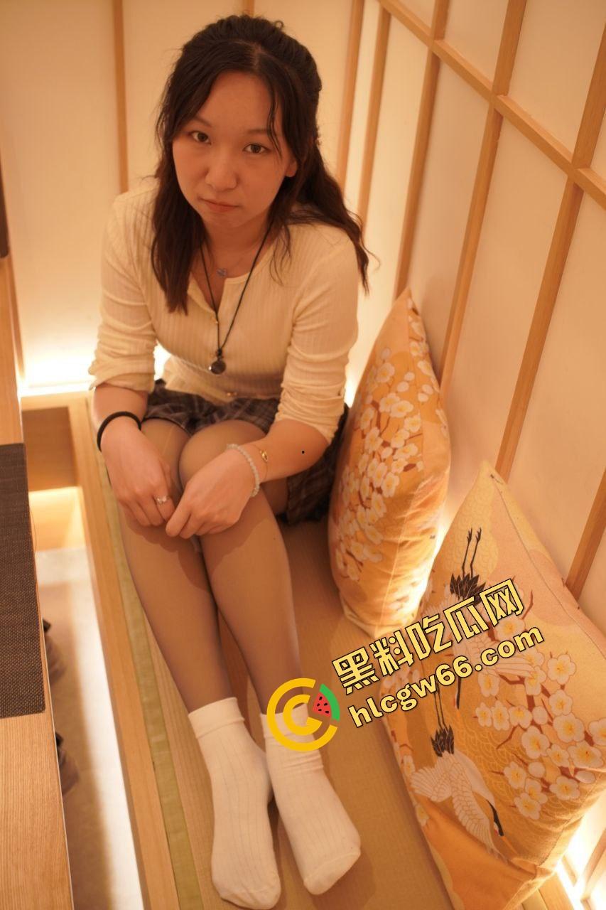 毕业实习母狗『小芸』处女开苞被调教成贱穴精喷机,白天写日报晚上掰腿求干,口吐白沫翻白眼像中邪!-1