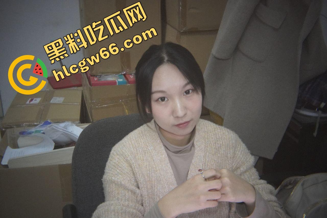 毕业实习母狗『小芸』处女开苞被调教成贱穴精喷机,白天写日报晚上掰腿求干,口吐白沫翻白眼像中邪!-14