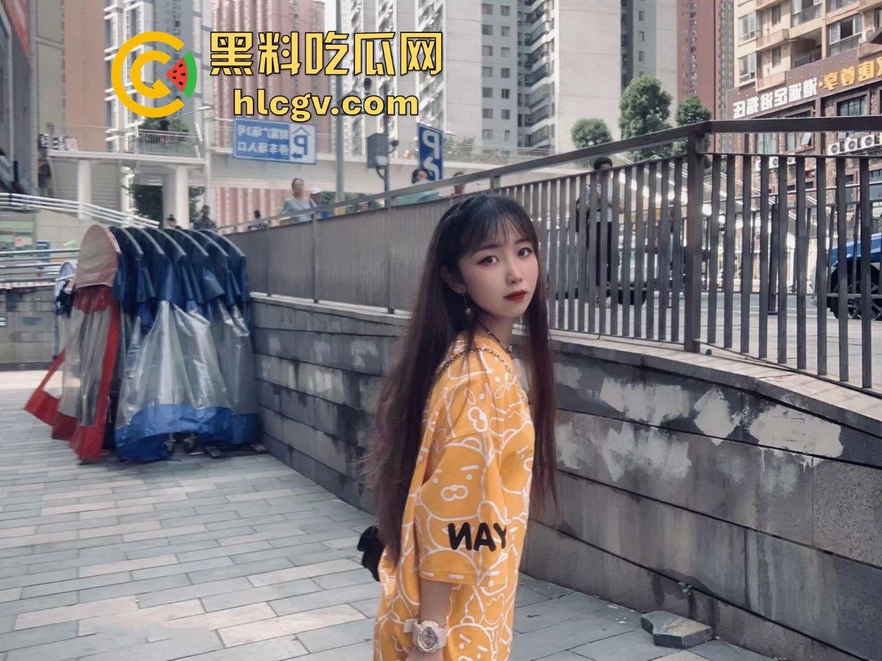 山东大学【刘温璐】疑似被偷拍不雅视频流出！长相清纯却放得开，骚劲十足让人瞠目结舌！-2