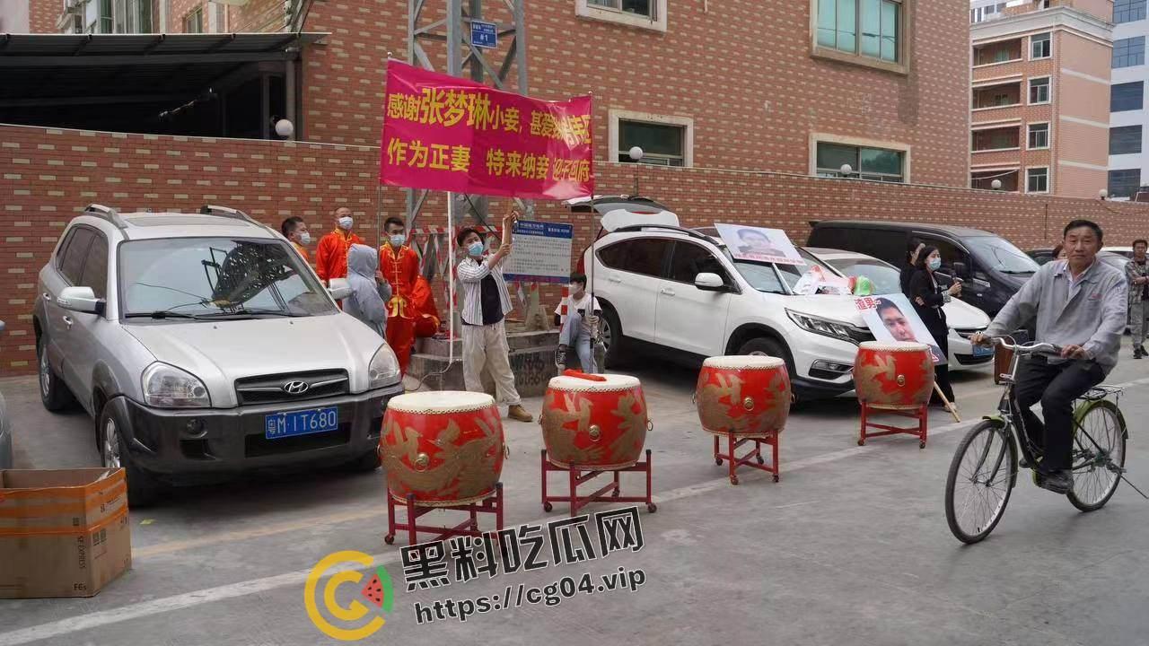 广东梅州 渣男房伟区出轨邻居  原配张罗打鼓欢迎小三张若琳 防火防盗房伟区 有妻如此 夫复何求-2