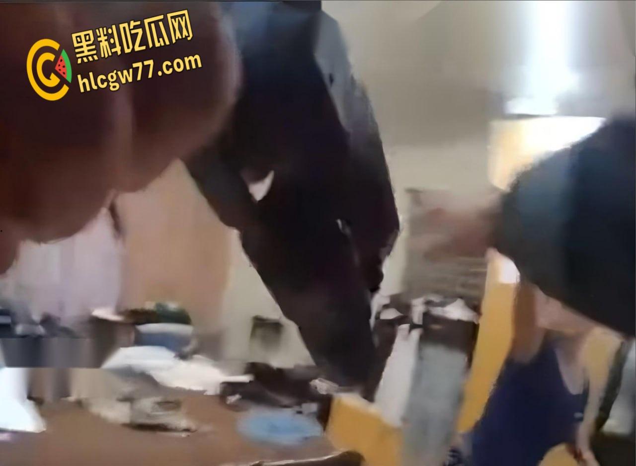 洛杉矶华裔女子纵火袭邻居 持刀拒捕被警方当场击毙 现场视频曝光-4