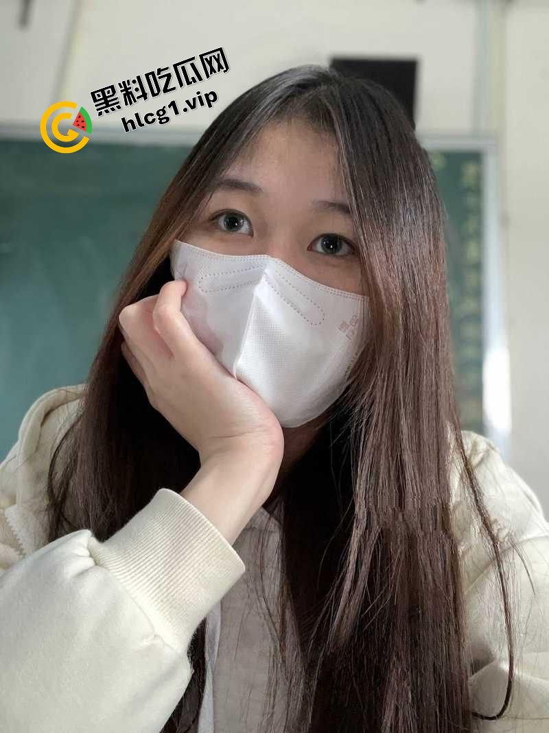 北京大学985女学霸『郭慧颖』被网恋男友PUA 骗脱衣裸体揉奶自拍 恋爱脑无药可救！-1