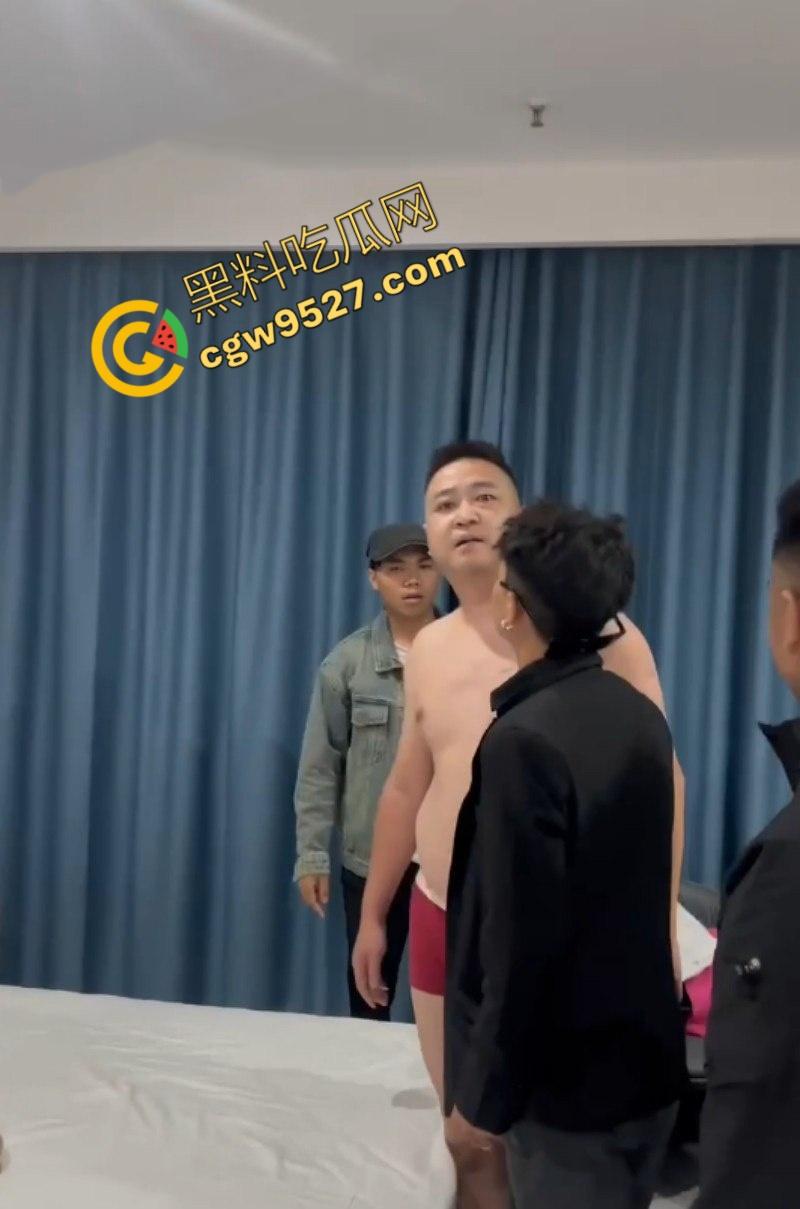 山东硬汉出轨门!老婆出轨被原配捉奸在床,奸夫竟毫无愧色,穿着内裤声称:“纯友谊”-3