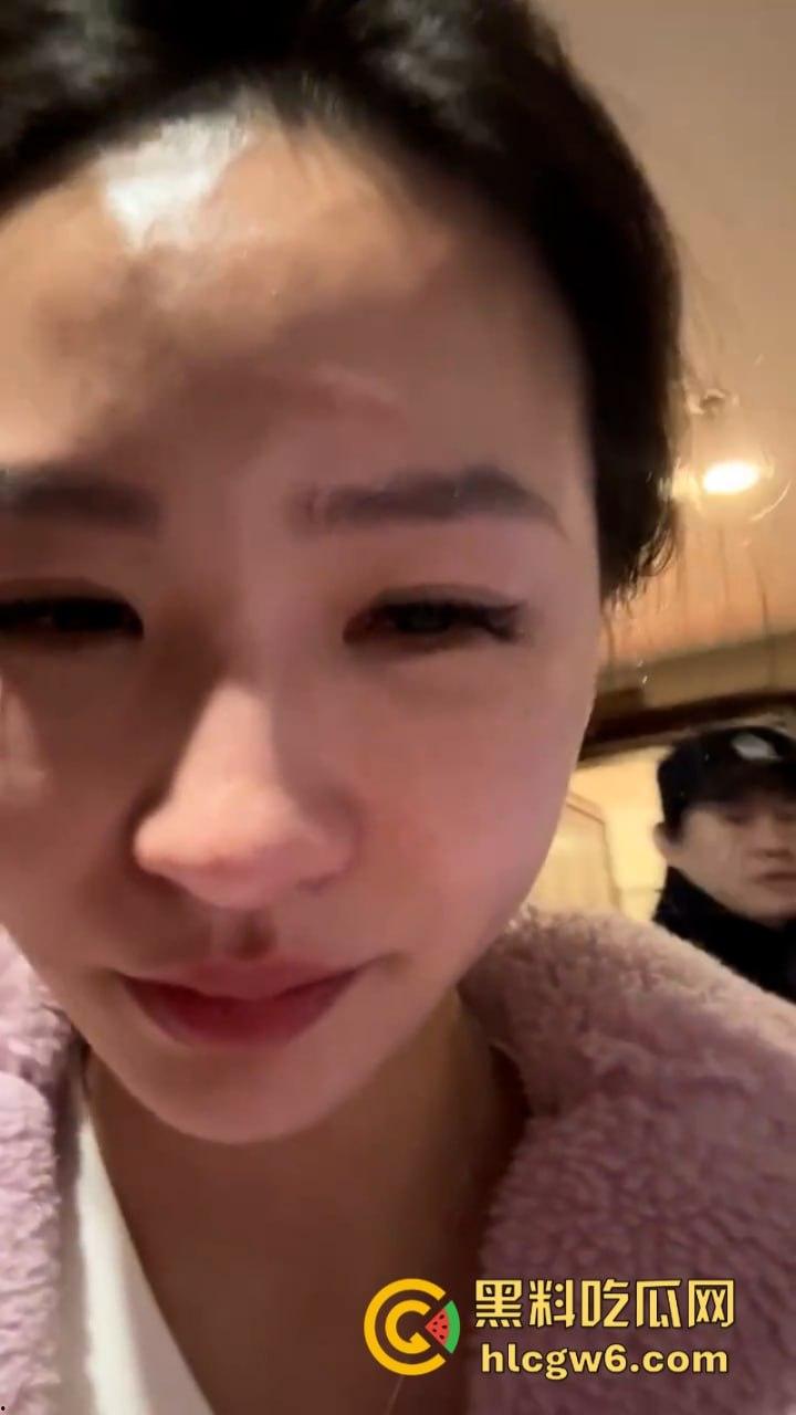 湖北一小学美女老师抖音自曝离婚探女遭前夫爹殴打抓脸全身多处受伤 伤情实拍曝光!都是血口子-7