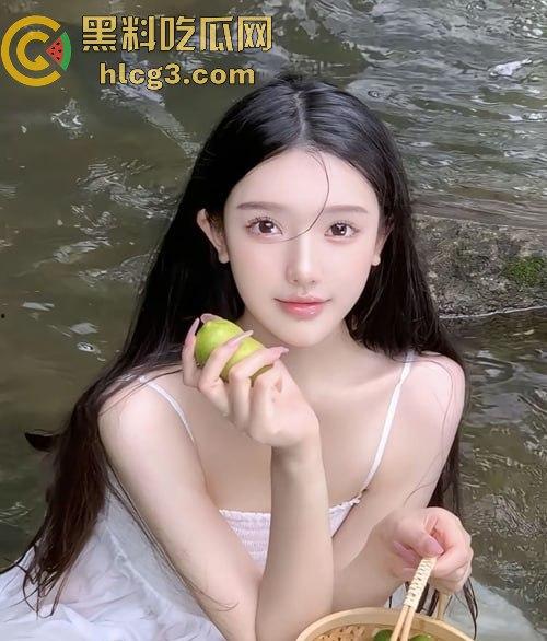 抖音擦边女神『林林宝宝』直播换装全裸泡澡!为榜一大哥大胆献身,性感内衣秀堪比大尺度写真!-4