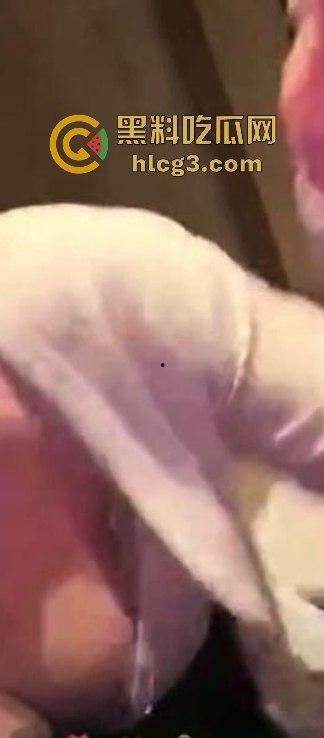 抖音擦边女神『林林宝宝』直播换装全裸泡澡!为榜一大哥大胆献身,性感内衣秀堪比大尺度写真!-6