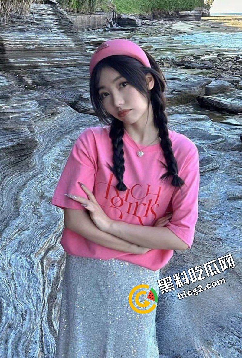 贵州纹身社会姐『陈心莲』裸贷三万分12期被流出！呻吟声销魂至极 自拍道具自慰抠逼 献给金主观赏-3