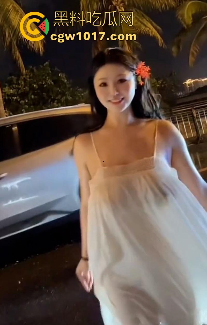 抖音微胖巨乳网红【肉装杨玉环】重金福利流出，透明衣物真空上阵，双乳隐现，超多性感制服把身材衬托的完美无瑕！-6