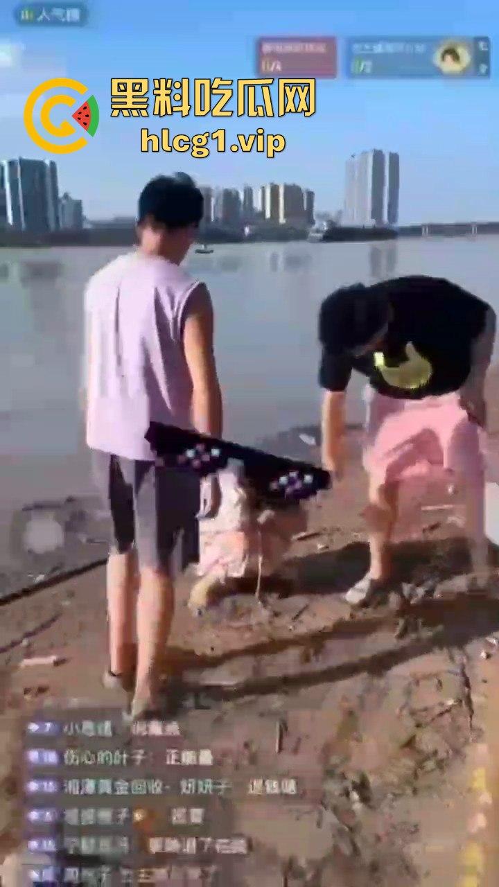 湘潭惊天骗婚案,五十岁大妈假冒身份骗婚二十岁小伙,荒唐谎言曝光,小伙被骗得团团转!-3