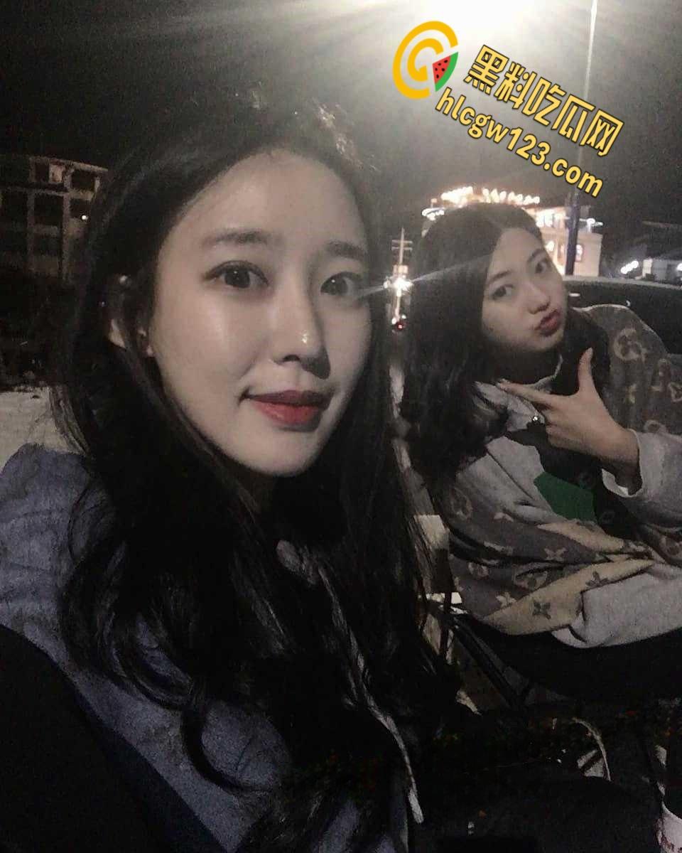 陕西护士【王雅】,168身高的极品炮架子约炮医院男同事,黑丝诱惑后入狂顶大肥臀!-2