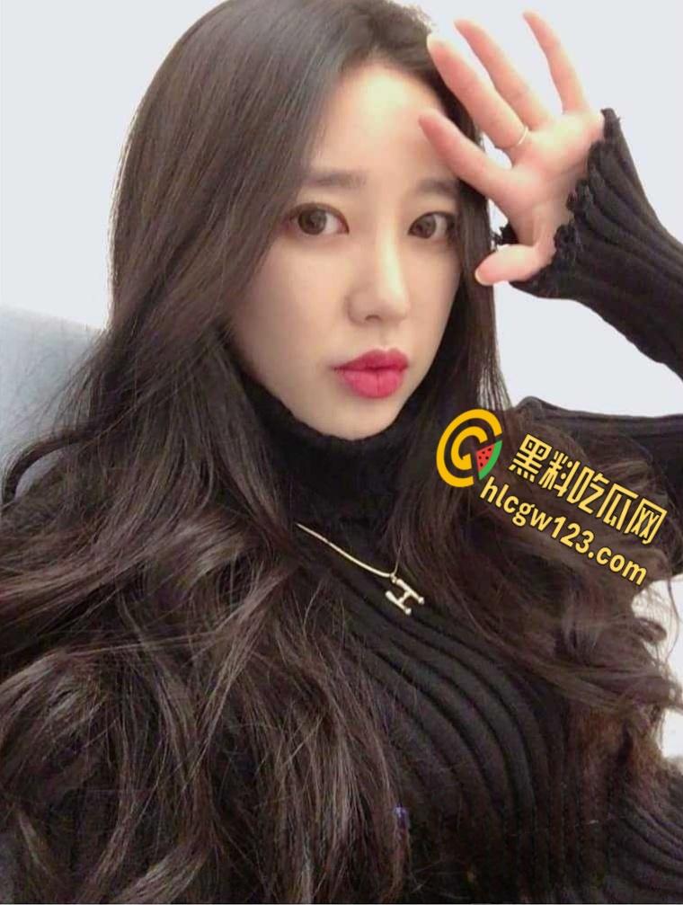 陕西护士【王雅】,168身高的极品炮架子约炮医院男同事,黑丝诱惑后入狂顶大肥臀!-3