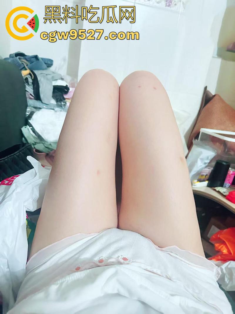 真实叔嫂乱伦，大神【人民日鲍】，借口住在哥哥家，努力数月终于拿下25岁大嫂，皮肤白皙美腿性感身材超棒！-4