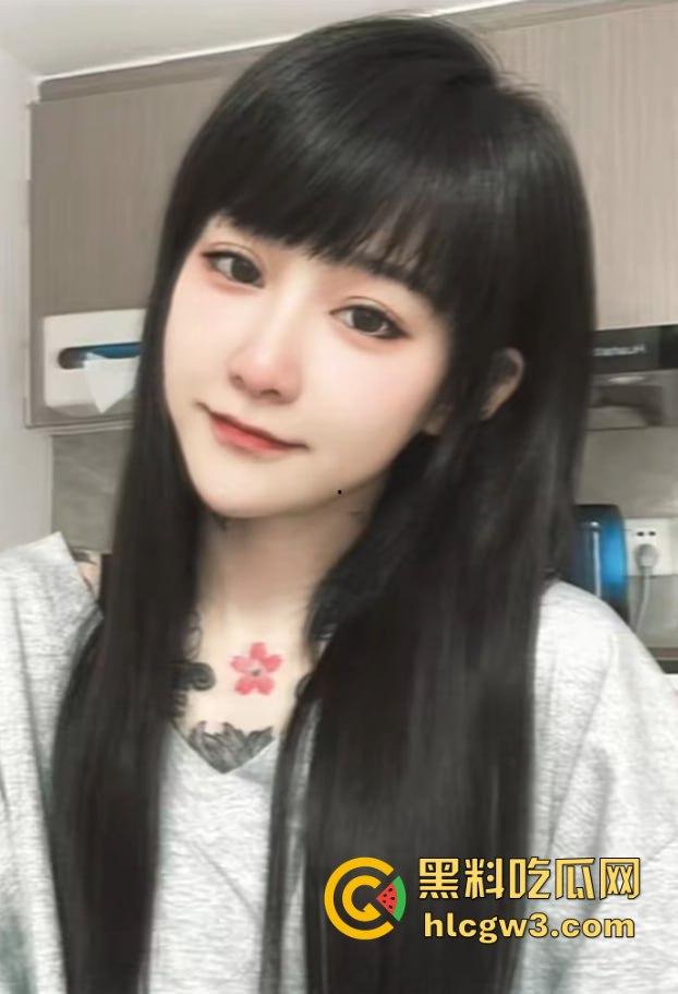 抖音千万粉丝歌手【一支沫z】与北京老头开房视频外泄 跪地舔JB主动开腿挨操 疯狂星期四V我50给你看独家!-7