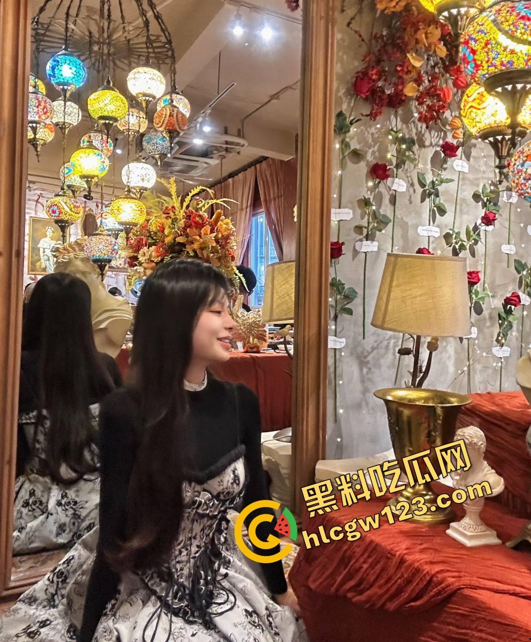 江苏希妙被男友忽悠剃成白虎,干净到连毛孔都没剩,一边突突一边拍,拍完发兄弟群炫耀我女友粉嫩剃光的!-4