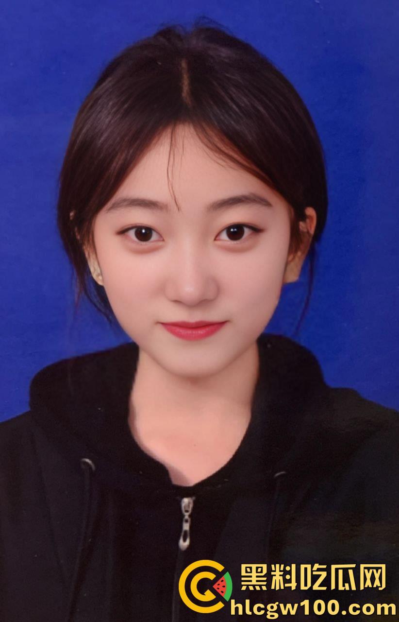 浙江外国语学院贫乳少女【张娜】，清纯外表内心放荡，花式骑乘放肆淫叫尽显放荡本性-1