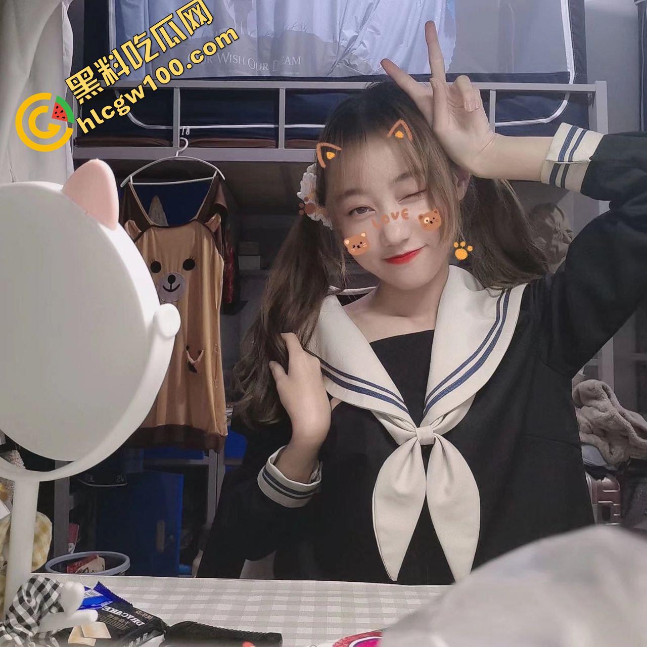 浙江外国语学院贫乳少女【张娜】，清纯外表内心放荡，花式骑乘放肆淫叫尽显放荡本性-9