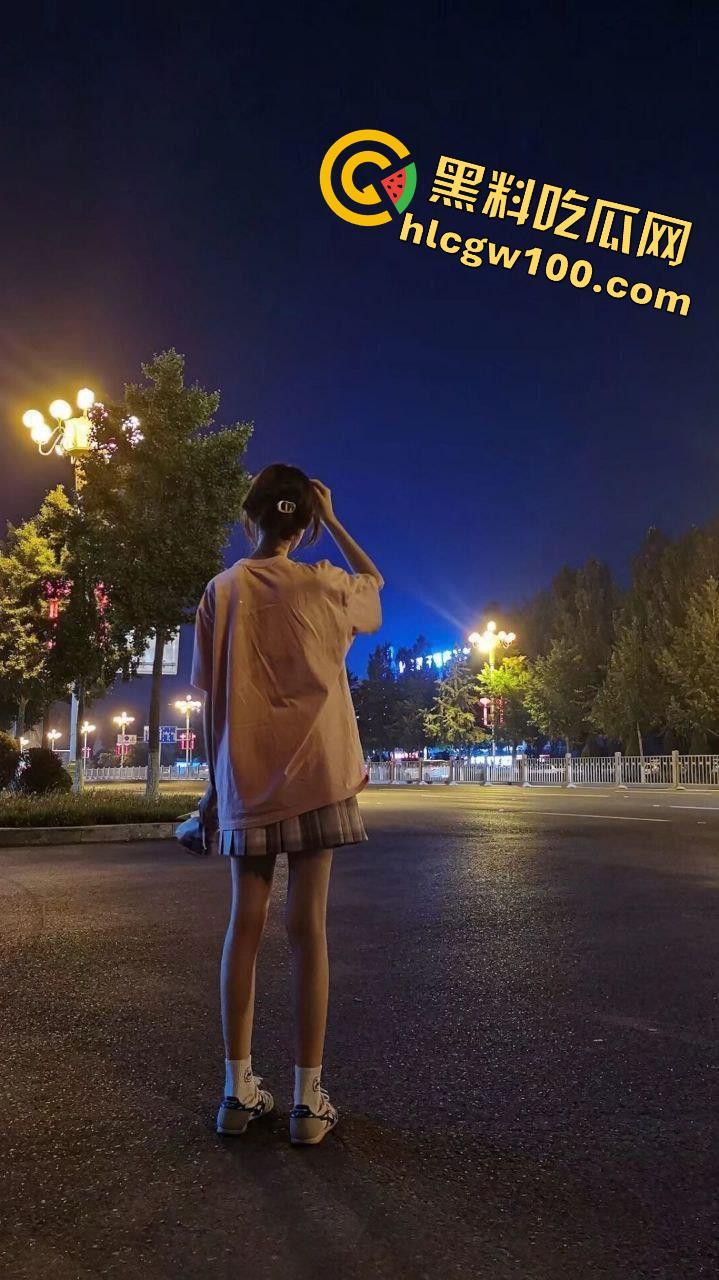 浙江外国语学院贫乳少女【张娜】，清纯外表内心放荡，花式骑乘放肆淫叫尽显放荡本性-19