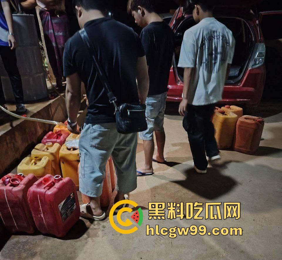 妙瓦底硬刚泰国，全城囤油，诈骗大军集结，泰方断网断电惹怒将军，水沟谷烟花狂笑泰国政府！-6