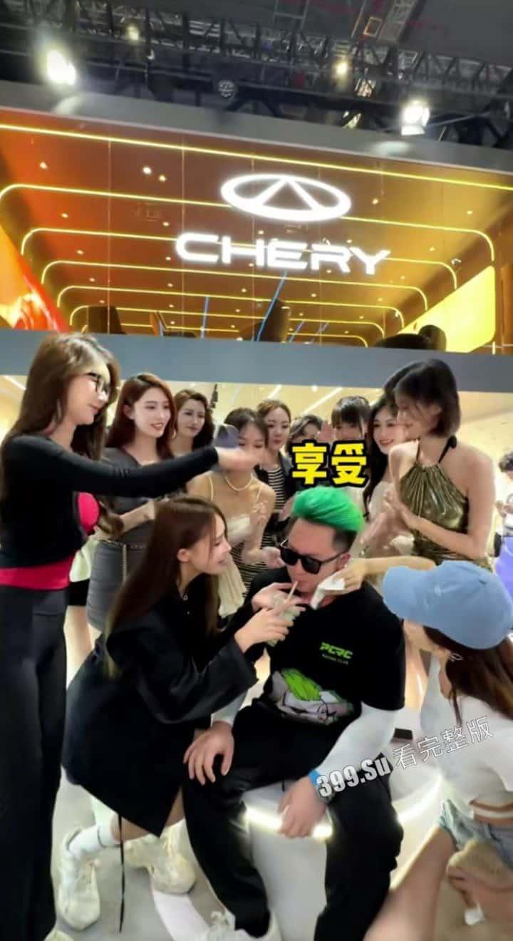 抖音千万网红玩车博主李二狗事件！二狗在自己家私人别墅开淫趴派对视频流出！一人战 4 女！他的生活我们的梦！-4