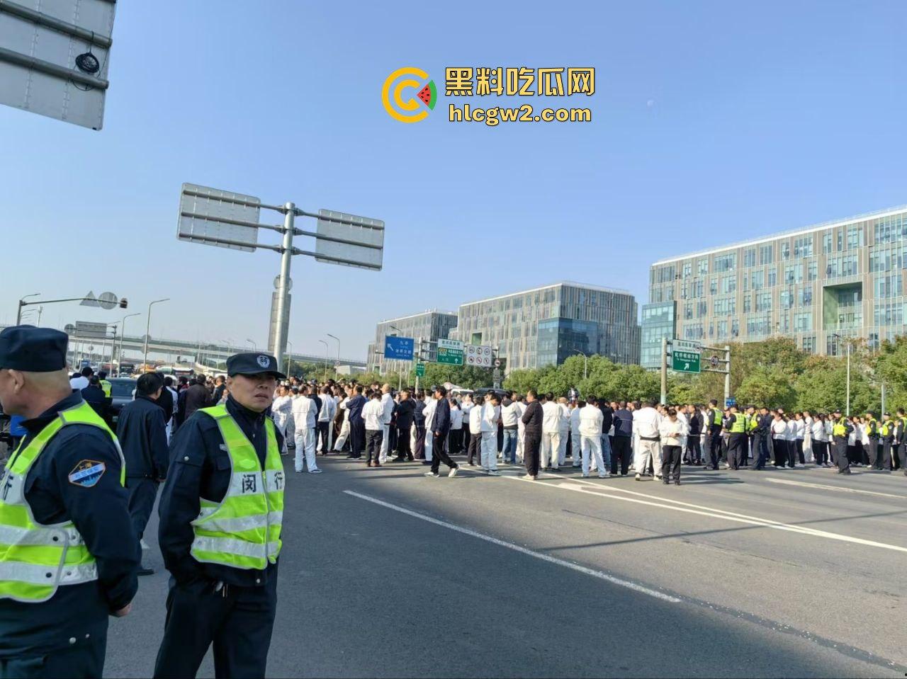 上海沪松公路被国利员工堵到爆！讨薪没问题，害全场牛马迟到真是要命！-6