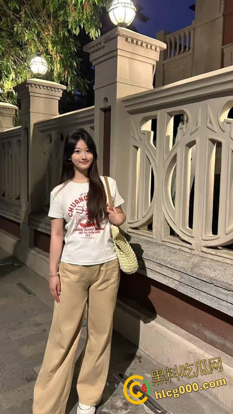 河北衡水母狗【宋雅】，爱穿各种高跟鞋蕾丝情趣，主动狗趴深喉口交，被男友无套爆操内射！-1