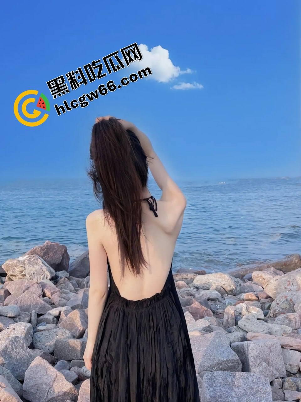 长沙KTV骚女一边唱爱拼才会赢一边坐在大哥鸡巴上骑出高音，敬业表演全程不跑调，大哥射完还夸专业！-3