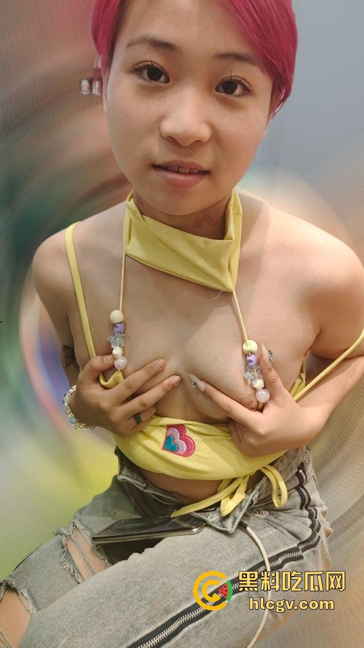 瓜友爆料河北石家庄07年出生的【王玉媌】，疑似群P上瘾却不嫌丢人，身上衣服全是炮友赠送！-2