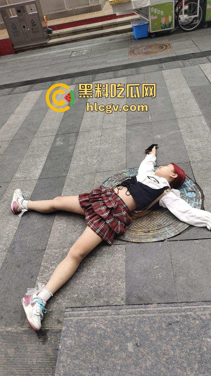 瓜友爆料河北石家庄07年出生的【王玉媌】，疑似群P上瘾却不嫌丢人，身上衣服全是炮友赠送！-3